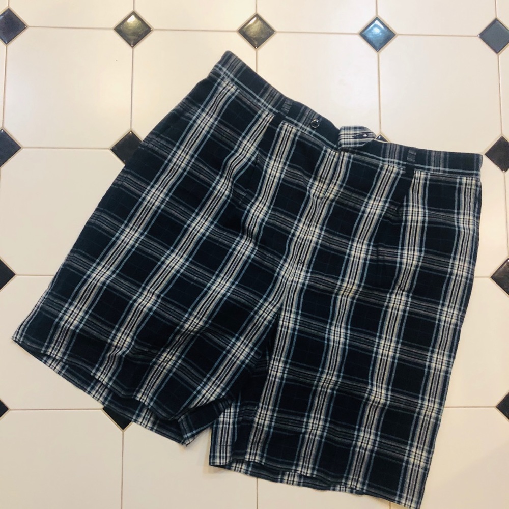 Men’s plaid shorts
